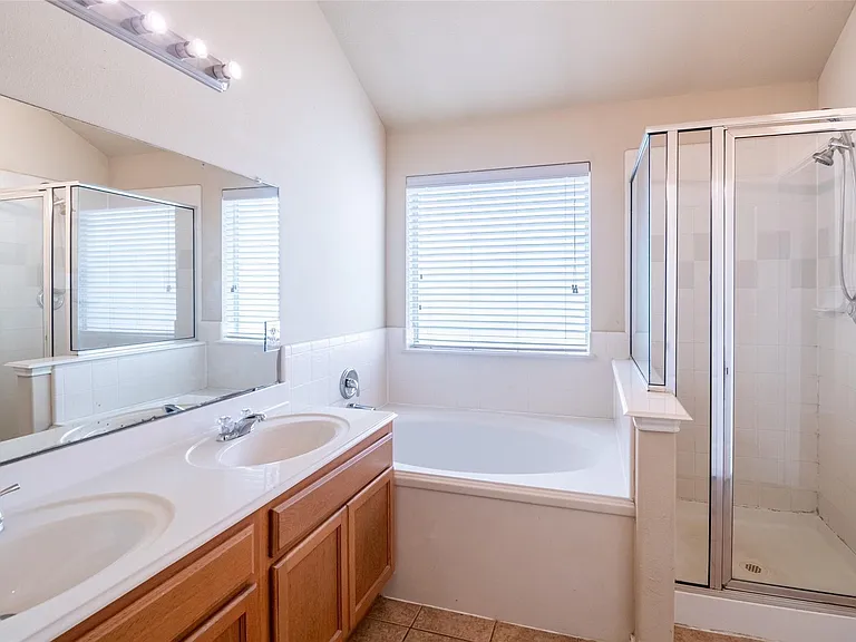 24622 Colonial Birch Ln — Photo 20