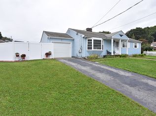 49 Riverside Dr, Lincoln, RI 02865