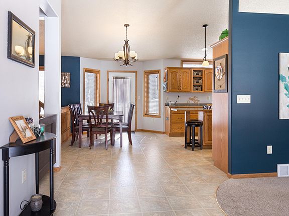 3rd image of 415 Northwood Dr