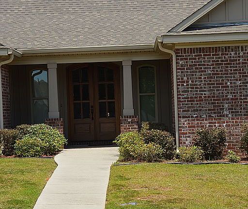 2nd image of 2581 Burlington Dr E