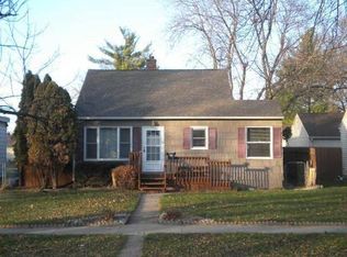 1106 W Parker St, Waterloo, IA 50703