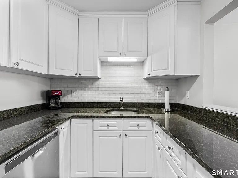 31 High St #4-2C — Photo 9