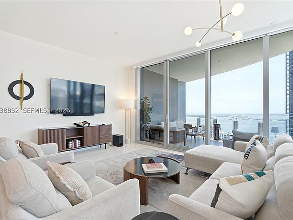 2nd image of 300 Biscayne Boulevard Way #4007W