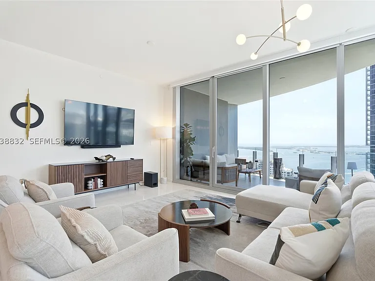 300 Biscayne Boulevard Way #4007W — Photo 2