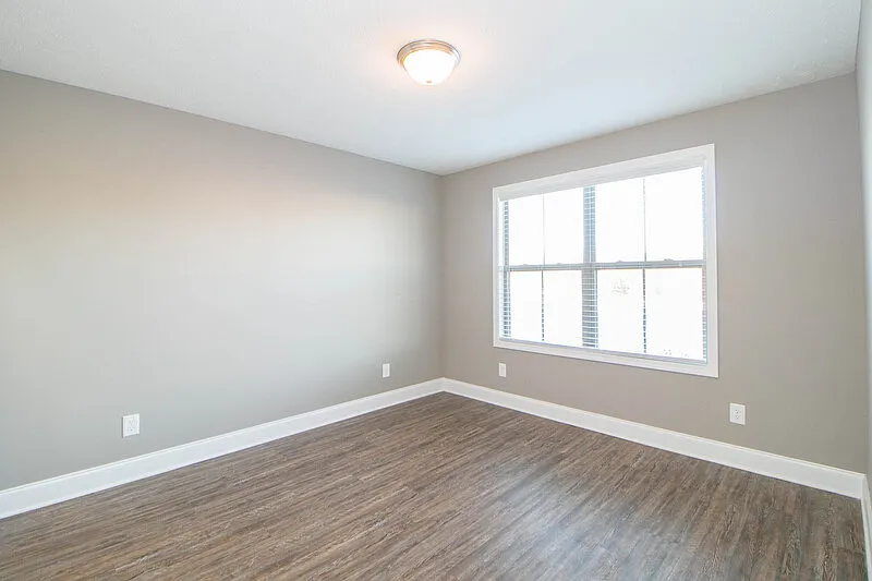 3 bed, 3.0 bath, 1376 sqft, $1,380 — Photo 2