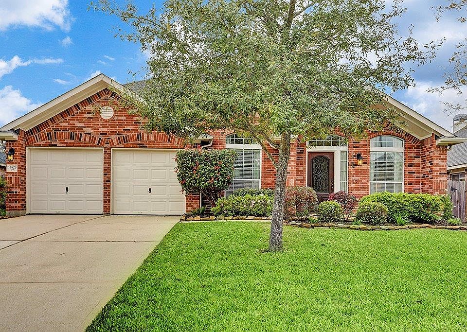 1st image of 15823 Magnolia Shores Ln
