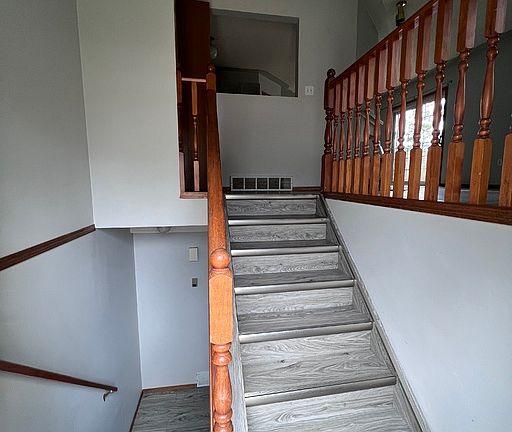 3rd image of 9408 100th Ave