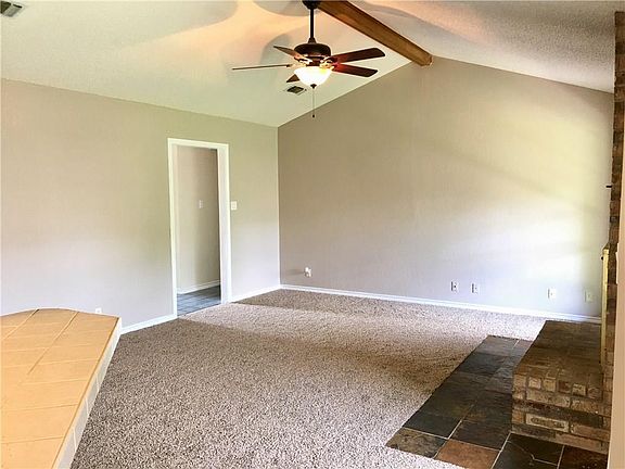 4th image of 7941 Weehunt Ct