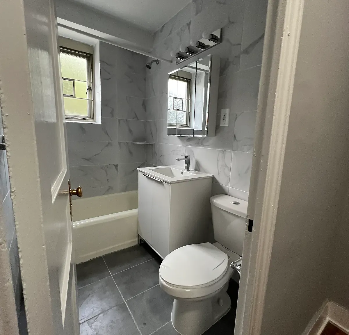 2 bed, 1000 sqft, $3,250 — Photo 4