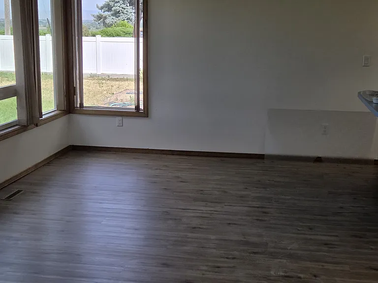 2215 Terrace Dr — Photo 6