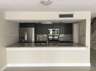 10951 N Lakeview Dr #TOWNHOUSE, Hollywood, FL 33026