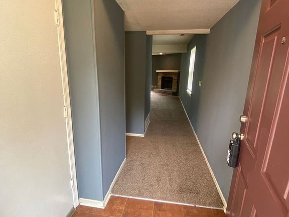 2nd image of 107 SW Oxford Pl #10511642