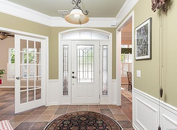 2nd image of 10477 Bethpage Dr