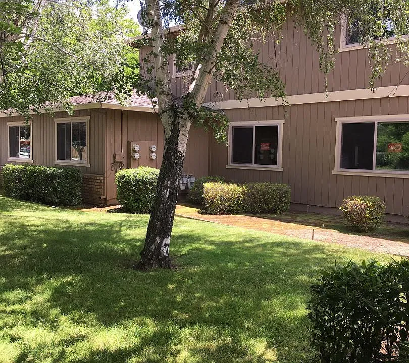 90 E Edmundson Ave