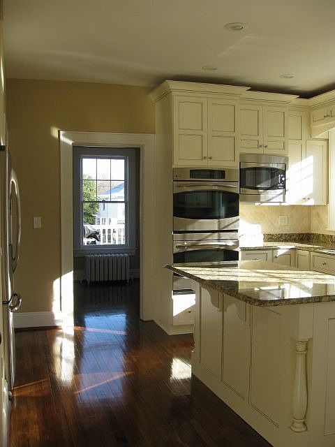 Kitchen w/ dbl ovens & mw
