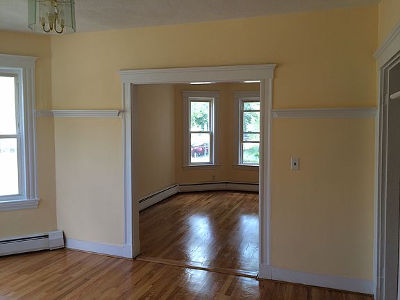 4th image of 38 Illinois Ave