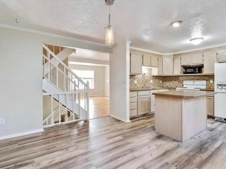 4382 Biscayne Ct — Photo 27