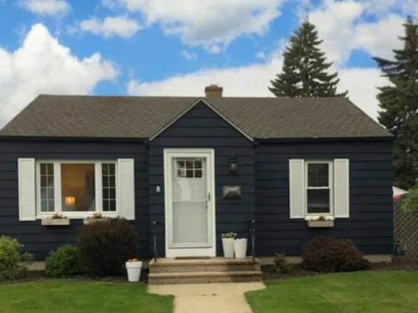 7706 18th AVENUE, Kenosha, WI 53143