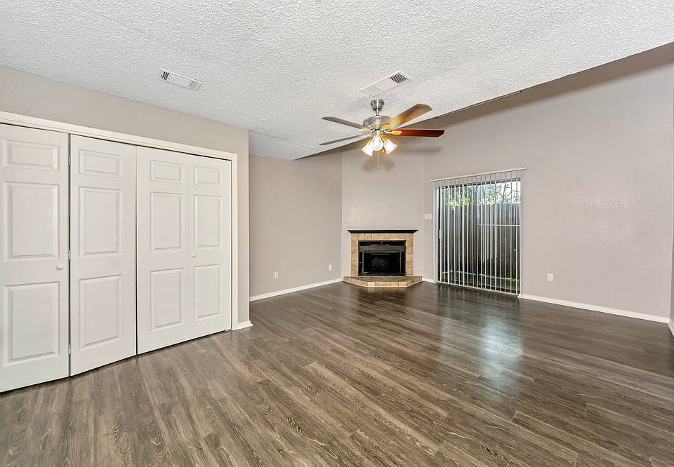 2nd image of 3834 Murray Ct