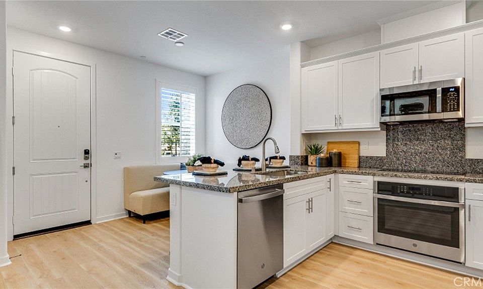 1st image of 2812 E Bedford Privado