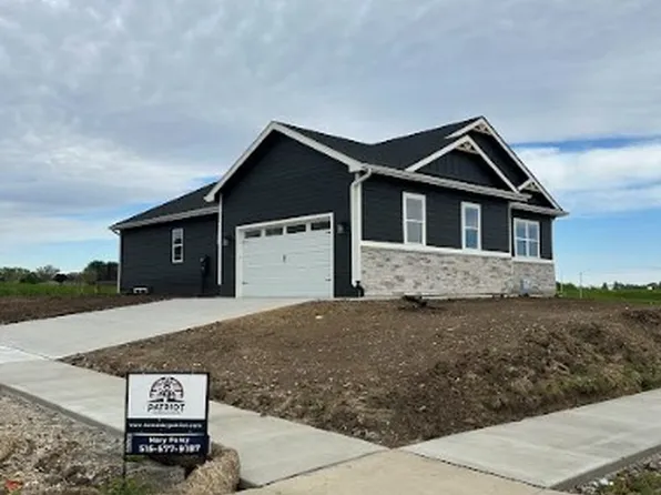 805 E 23rd St N, Newton, IA 50208