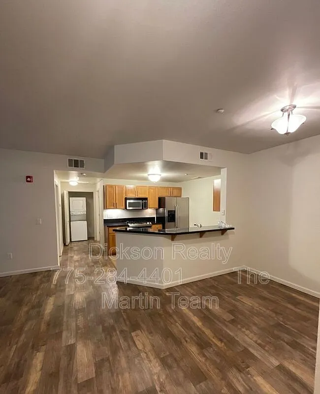 1 bed, 1.0 bath, 803 sqft, $1,650 — Photo 3