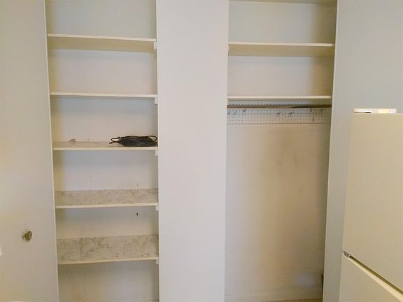 3rd image of 432 Lordwith Dr APT 4