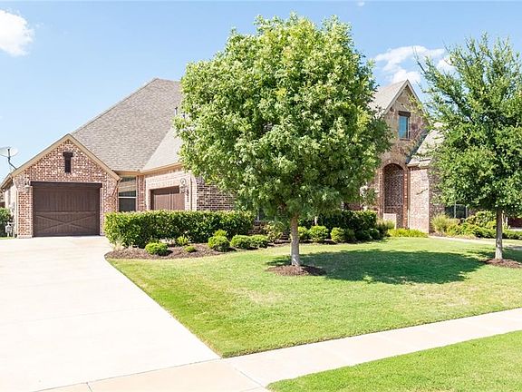 2nd image of 2427 Lilyfield Dr
