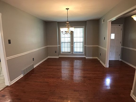 3rd image of 7889 Nikerton Dr