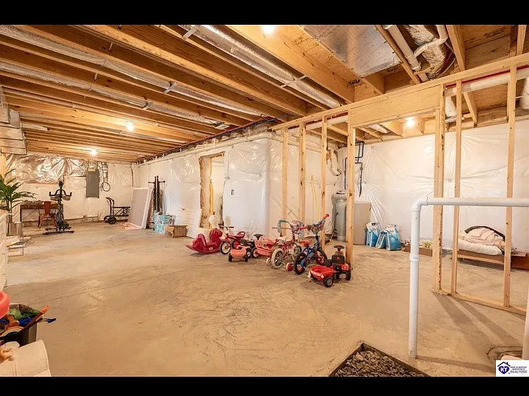 107 Walker Ct — Photo 10