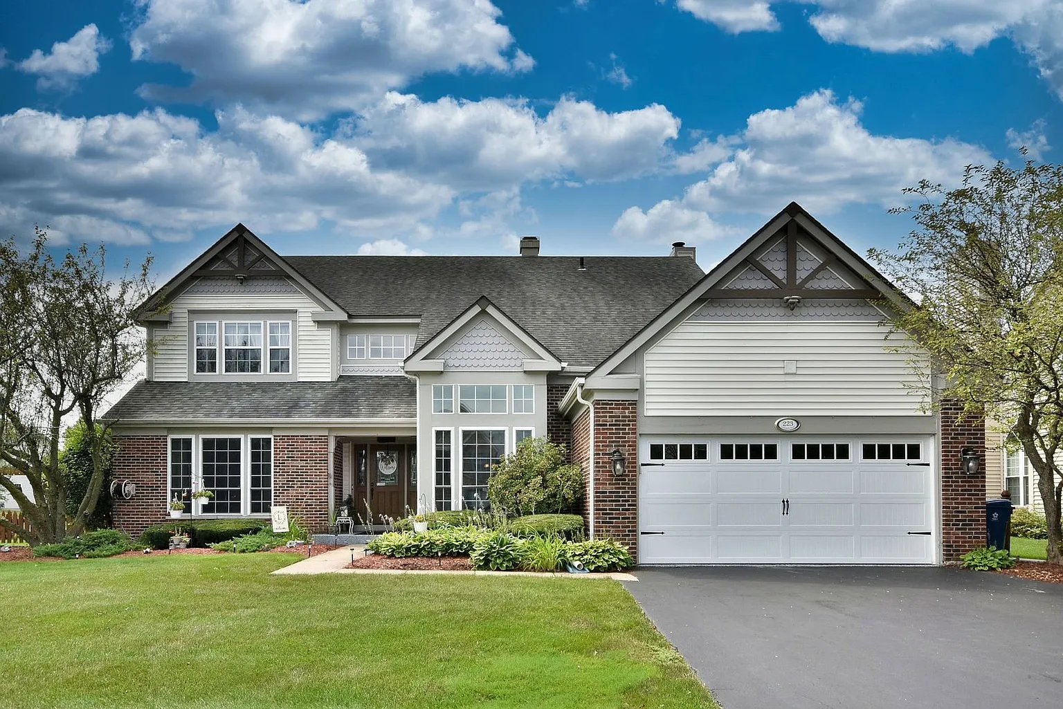 223 Sangamon Ct photo 1