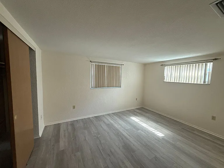 7726 Sue Ellen Dr — Photo 22