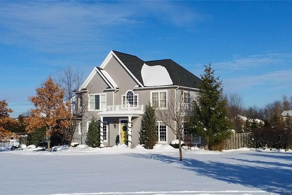 1st image of 5 Norwood Ln