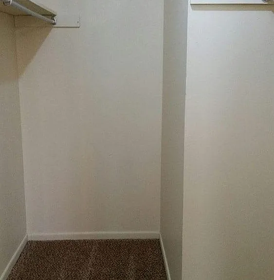 Country Club Apartments — Photo 14
