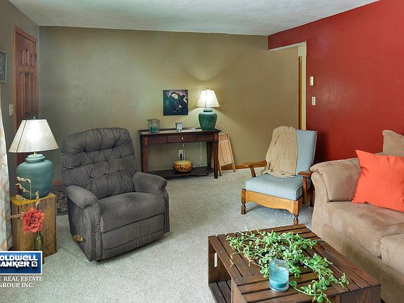 4th image of 207 Pinecrest Ct