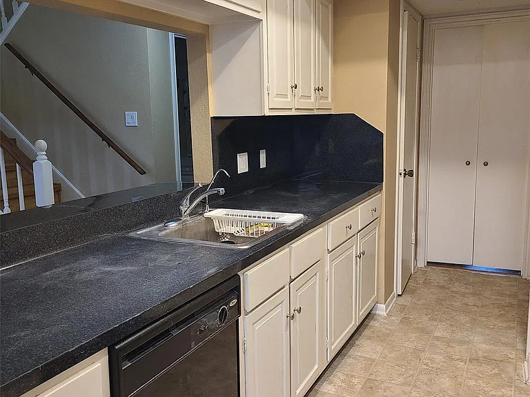 14389 Misty Meadow Ln — Photo 3