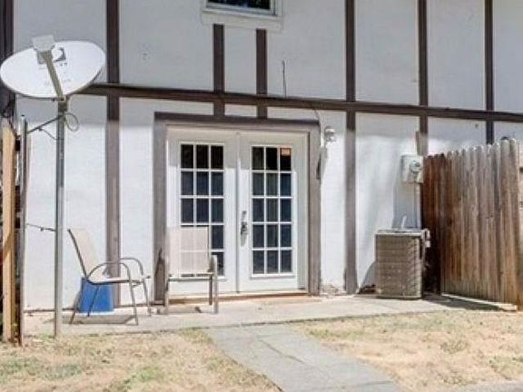 3rd image of 1108 Tiger Blvd APT 149