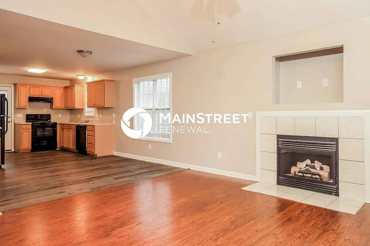 Living Room - 105 Hazelwood Ct