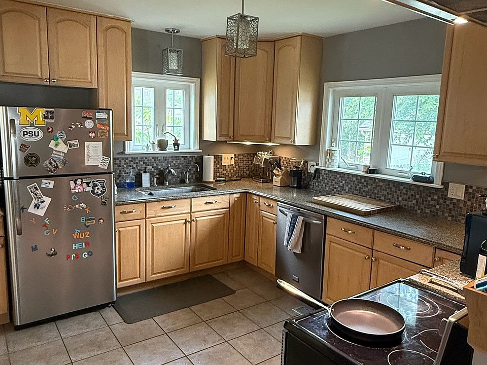 2nd image of 3005 Kenmore Rd
