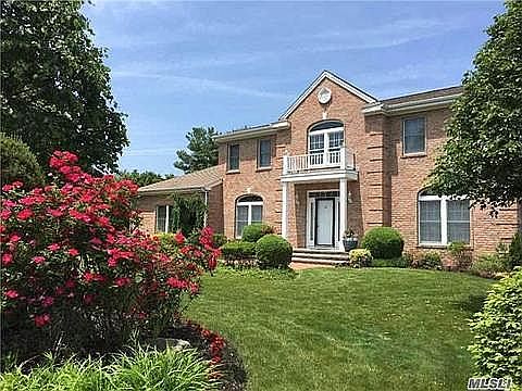 1st image of 21 Woodbury Farms Dr