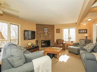 9 Donald Rd, Airmont, NY 10901