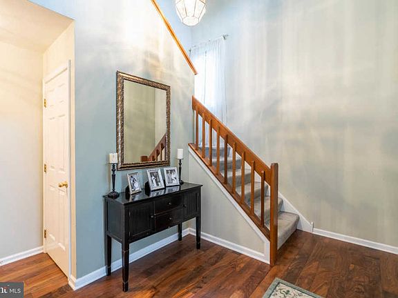 3rd image of 72 Yellowwood Dr