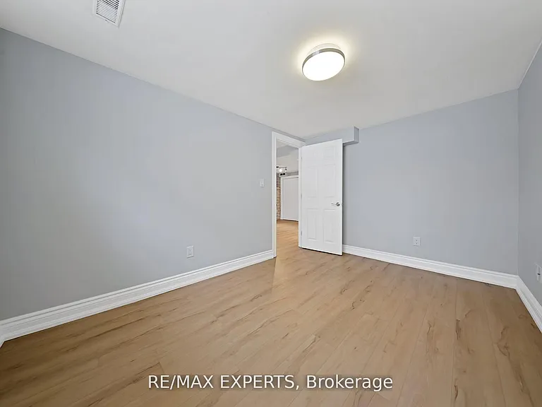 934 Beechwood Ave #LOWER — Photo 15