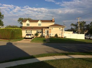 528 Freeman Ave, Oceanside, NY 11572