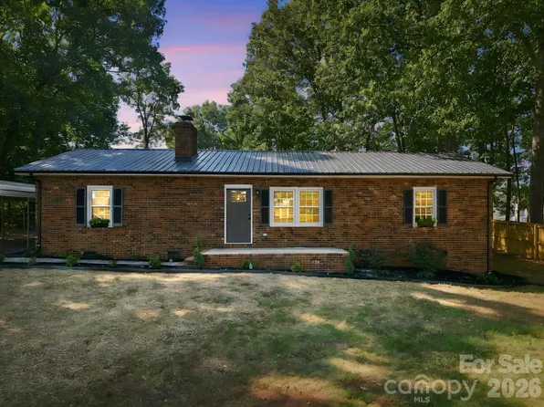 3231 Frazier Dr, Claremont, NC 28610