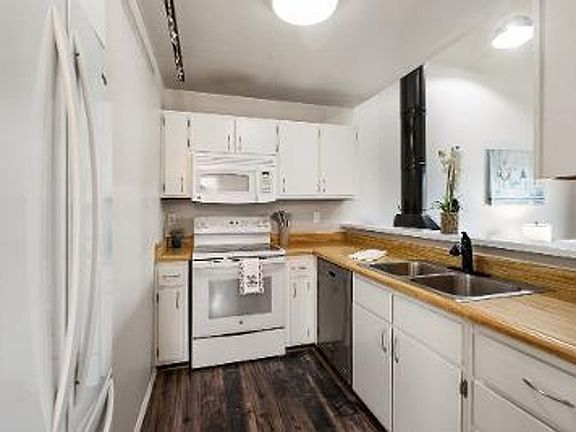 3rd image of 5555 Denmark Ct