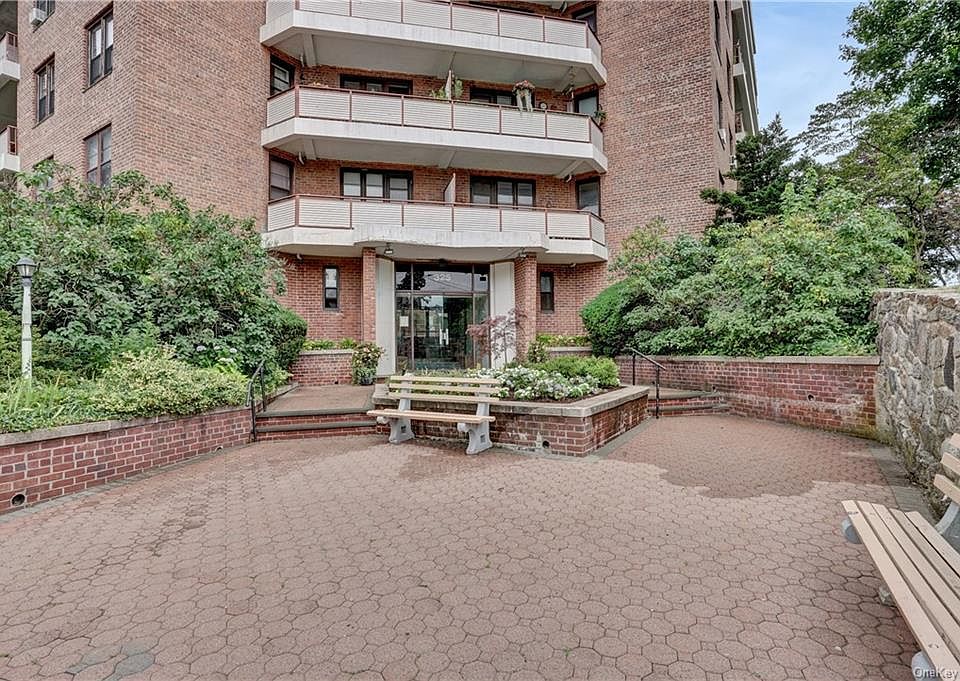 1st image of 325 King St #4C