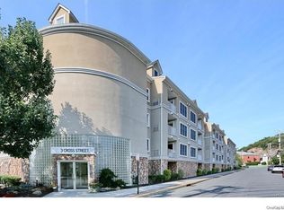 3 Cross St PENTHOUSE 406, Suffern, NY 10901