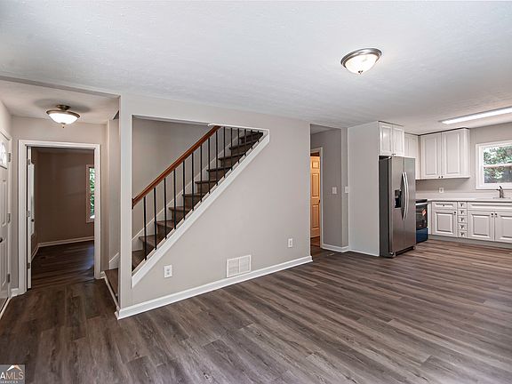 5th image of 8454 Hightower Trl