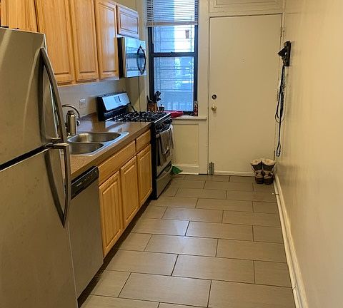 Kitchen including DW and hood microwave